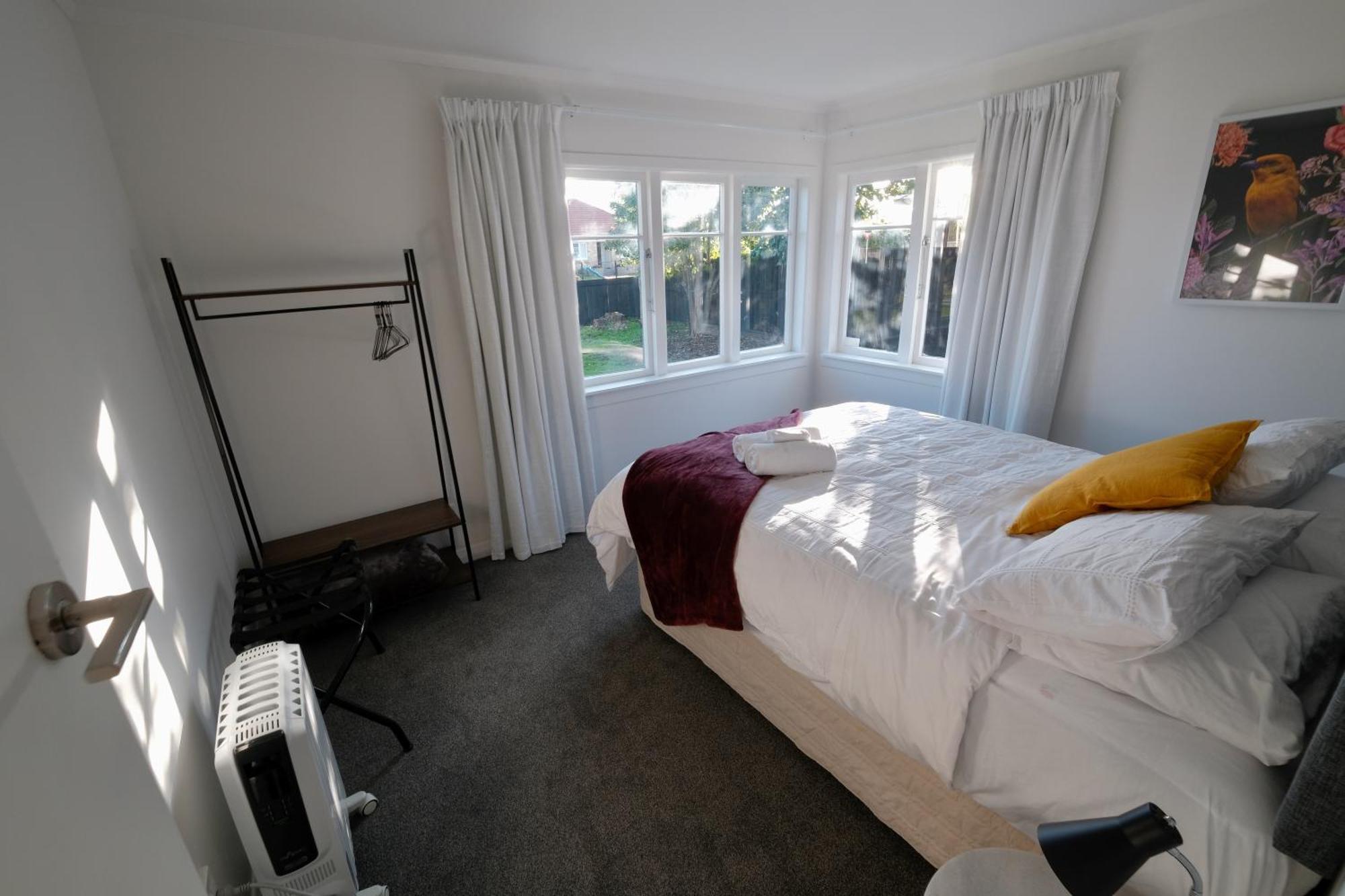 4 Bedroom In Great Location Hamilton Exterior photo